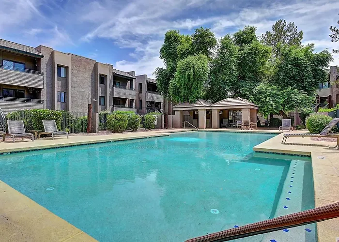 Charming Comfy In The Heart Of Old Town