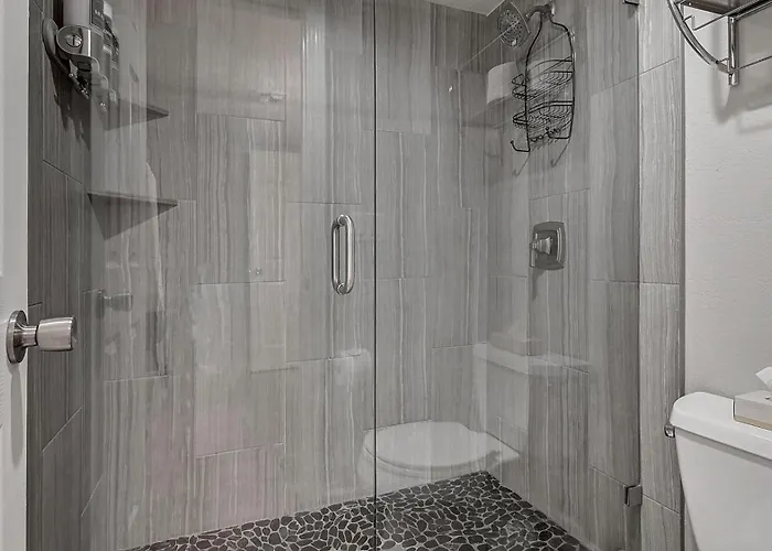 Charming Comfy In The Heart Of Old Town *